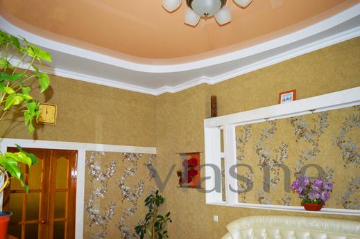 House in dvuhminutah Sea in Feodosia., Feodosia - apartment by the day