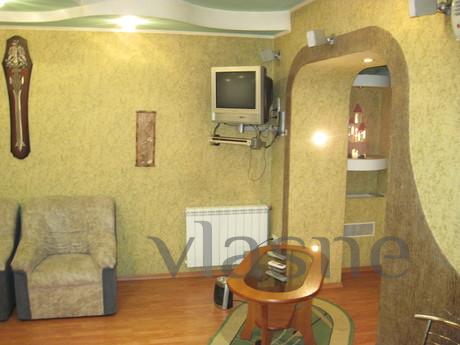 Уютная квартира с дизайнерским ремонтом, Запорожье - квартира посуточно