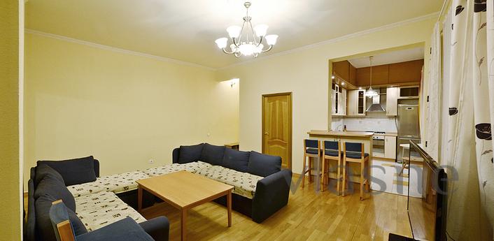 Very comfortable apartment in central Moscow, close to the U