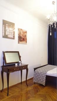 One bedroom comfortable apartment in the city. Rent. Landmar