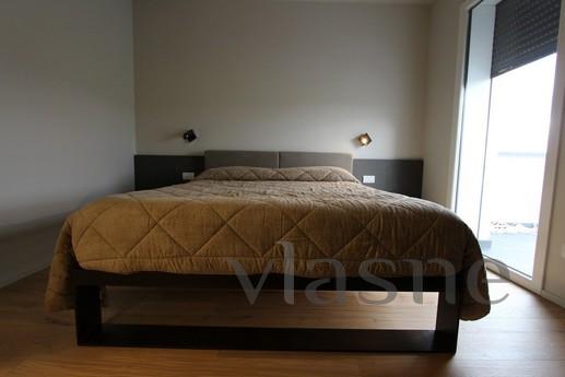 One bedroom apartment in the city center overlooking the Pre