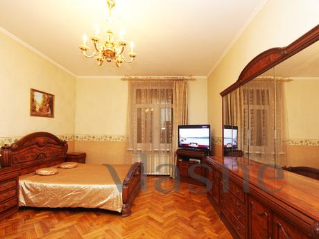 Wonderful one bedroom apartment is very big right at Victory