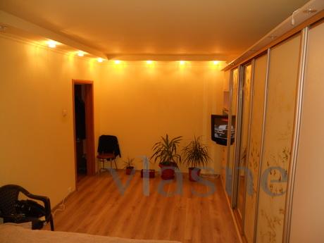 Apartment for rent (hourly) on Troyeschina ul.Drayzera. Reno