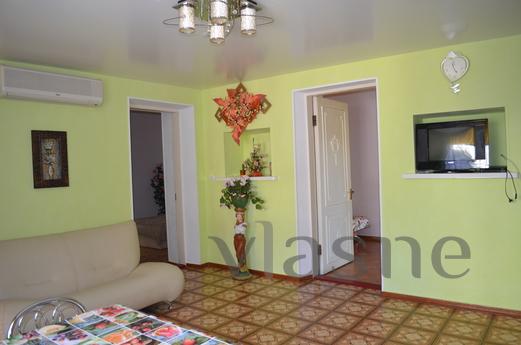 2 bedroom house Kirova, Yevpatoriya - apartment by the day