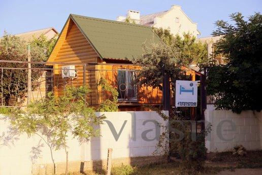 Предлагаем Вам арендовать отдельный деревянный домик в Крыму