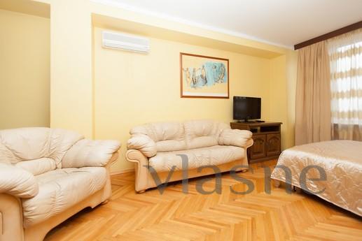 3 bedroom at Smolenskaya (120), Moscow - apartment by the day