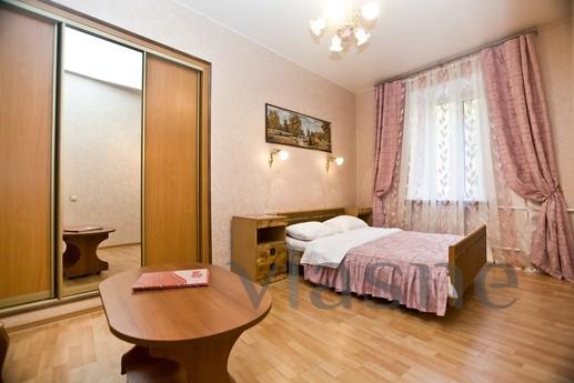 Квартира расположена в центре Москвы в 10 минутах езды от гл