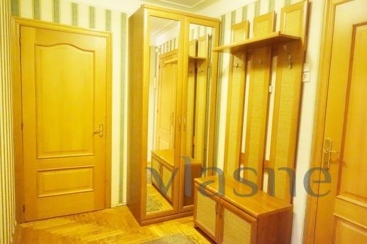 2-room apartment near the metro, Moscow - apartment by the day