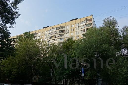 1 комнатная квартира возле метро, Москва - квартира посуточно