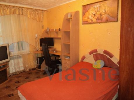 Comfortable tira, a 5-minut, Feodosia - apartment by the day