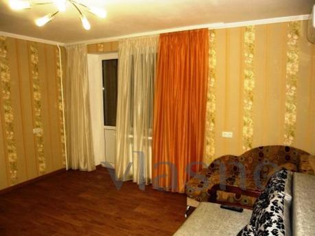 2 bedroom suite, 70m to the beach, Yevpatoriya - apartment by the day