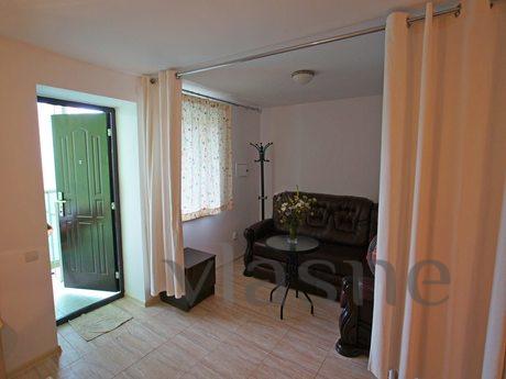 A two-story cottage 15 min from the sea, Sudak - apartment by the day