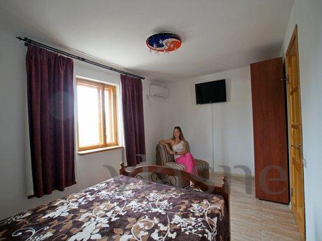 A two-story cottage 15 min from the sea, Sudak - apartment by the day