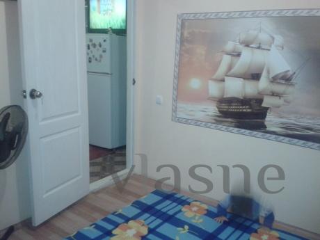 two-bedroom cottage  10 min from the sea, Sudak - apartment by the day