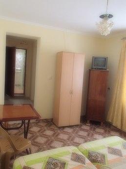 Rooms 5 minutes from the sea, Sudak - apartment by the day