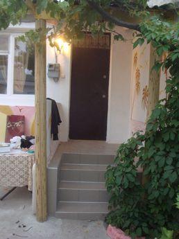 house in Yalta cheap, Yevpatoriya - apartment by the day