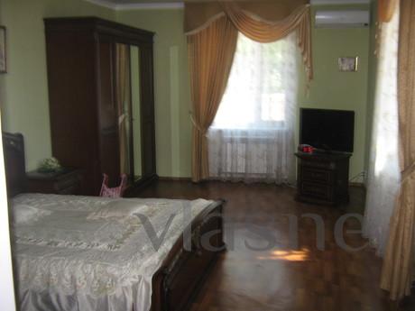 Rent a big house with a gazebo, Yevpatoriya - apartment by the day