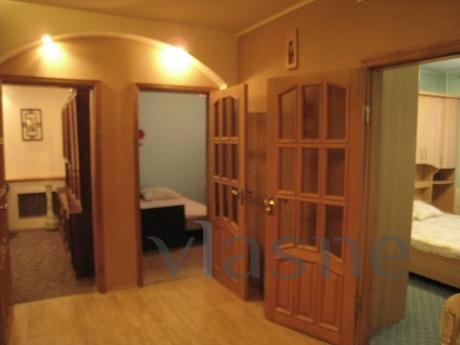 Good 3-room apartment, caravan, Duffy., Kharkiv - apartment by the day