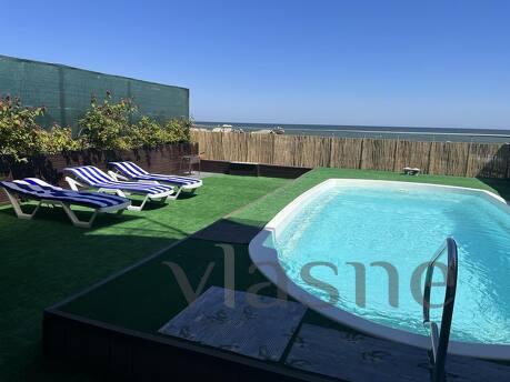 VIP Cottage 1 line from the sea, Chernomorsk (Illichivsk) - apartment by the day