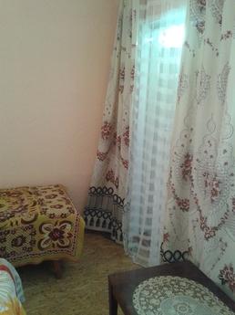 1 bedroom outhouse for 3 people, Yevpatoriya - apartment by the day