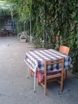 1 bedroom outhouse for 3 people, Yevpatoriya - apartment by the day