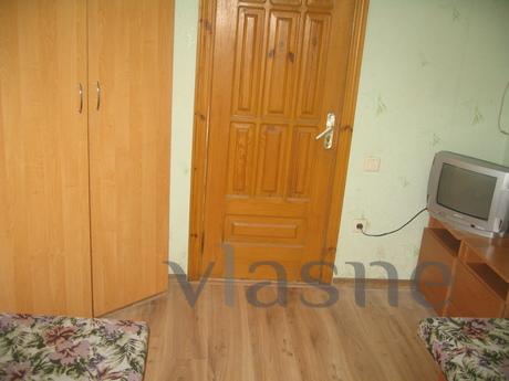 Rooms in a private home center, 7 minute, Yevpatoriya - apartment by the day