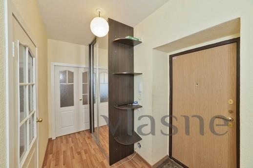 rent with renovated, Yekaterinburg - apartment by the day