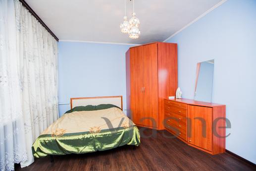 Spacious 2-room apartment in Kemerovo, Kemerovo - apartment by the day