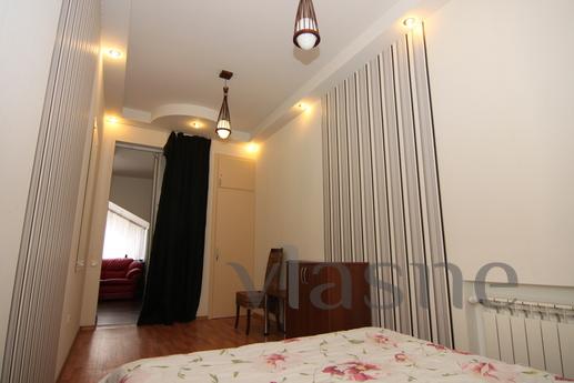 Deribasovskaya 3 min 2 separate bedrooms, Odessa - apartment by the day
