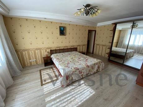 Three-room apartment near the sea, Sevastopol - apartment by the day