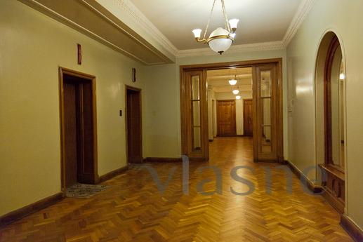 KP, cozy apartment in a high-rise,, Moscow - apartment by the day