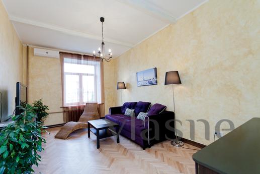 Stylish one bedroom apartment in a brick building in the cen