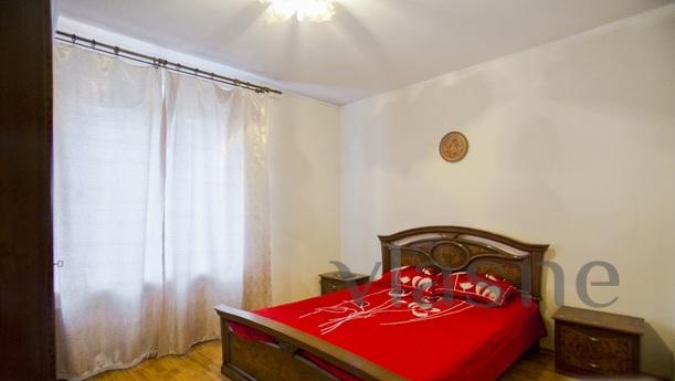Spacious suite 3k up to 6 people for day, Kemerovo - apartment by the day