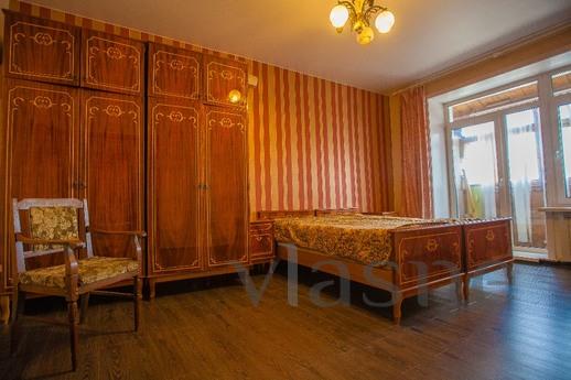 Two-bedroom apartment on the day velikol, Kemerovo - apartment by the day