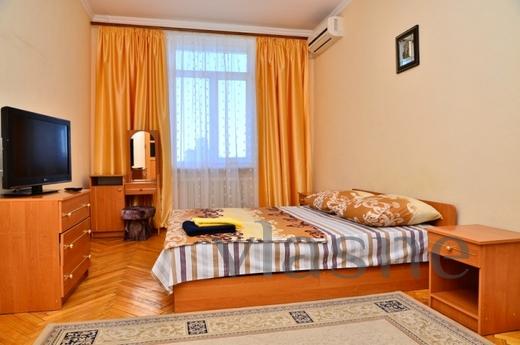 Daily, large and beautiful apartment, Kemerovo - apartment by the day