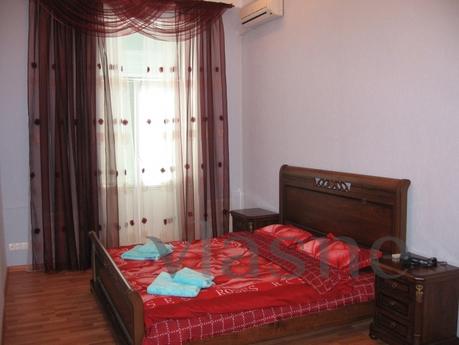 For rent, 3 bedroom renovated in, Kemerovo - apartment by the day