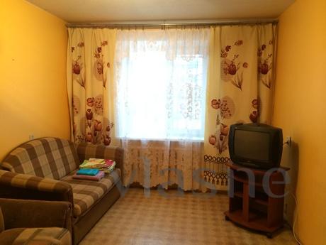 Close to public transport, supermarket 24 hours, shopping an