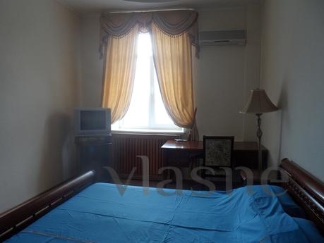 2-bedroom studio apartment with a separate bedroom in 2 minu