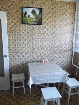 Cheap apartment for rent 2komnatnaya, Kemerovo - apartment by the day