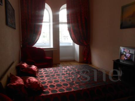 Saksaganskogo, Excellent studio apartment in the city center