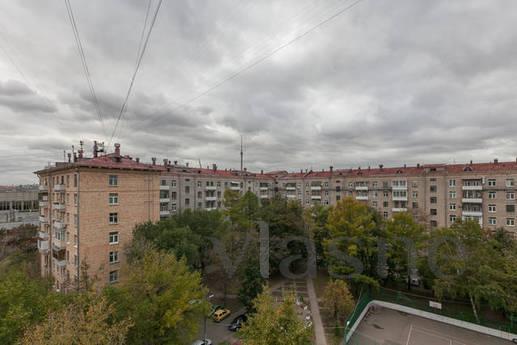 Светлая квартира в 1 минуте от м.ВДНХ, Москва - квартира посуточно