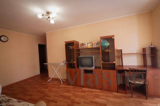 Rent one 3-bedroom apartment, Simferopol - apartment by the day