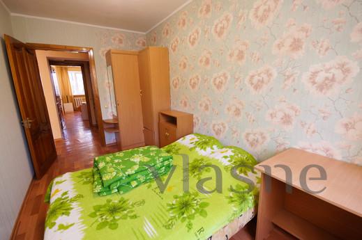 Rent one 3-bedroom apartment, Simferopol - apartment by the day