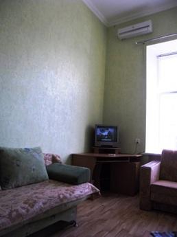 Apartment for Rent 1500 rubles, Yevpatoriya - apartment by the day