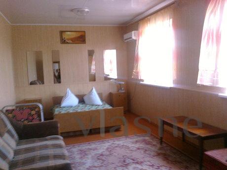 Housing on the Azov Sea in Henichesk, Henichesk - apartment by the day