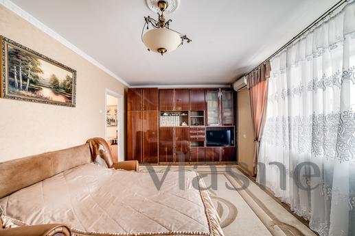 Own, stylish, studio., Sevastopol - apartment by the day