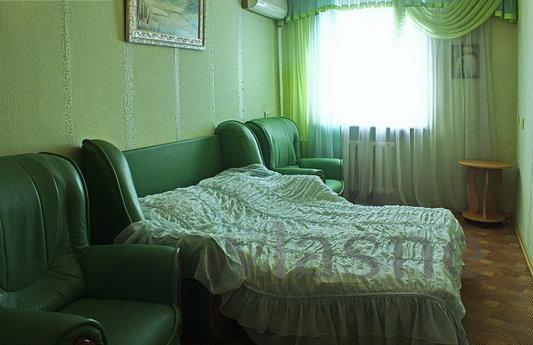 3 bedroom apartment with all amenities, Sevastopol - apartment by the day