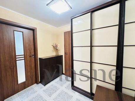 Your own, real 3k apartment August 23, Kharkiv - apartment by the day