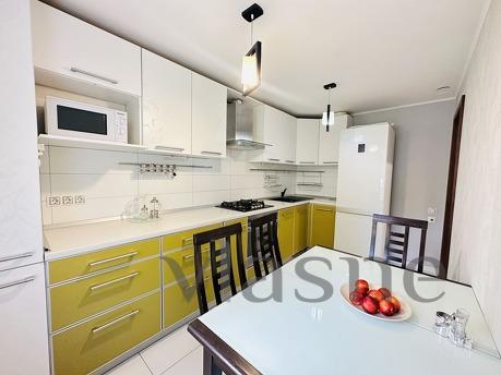 Your own, real 3k apartment August 23, Kharkiv - apartment by the day