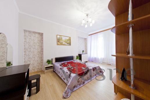 Apartment renovated near station, Saint Petersburg - apartment by the day